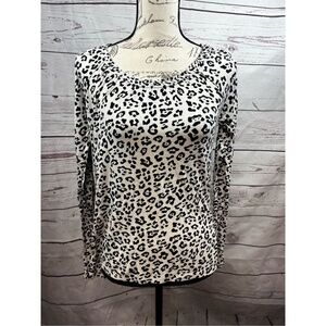 Jaclyn Smith small black and‎ white animal print long sleeve top
